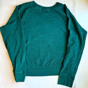 J.Crew Vintage Fleece Small Long-Sleeved Crewneck Sweatshirt in Green